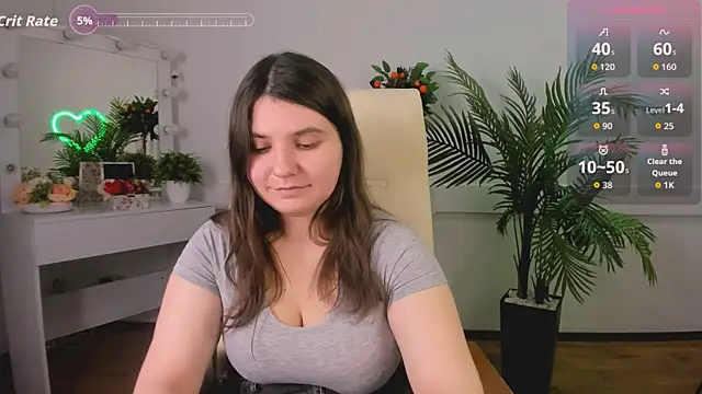 Snapshot of Viola__Shy chatting on October 2025 10:33:02 PM Viola Shy online show from October 2025 10:33:02 PM