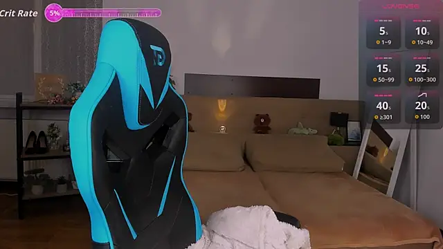 Snapshot of Viola__Shy chatting on November 2025 09:47:02 PM Viola Shy online show from November 2025 09:47:02 PM