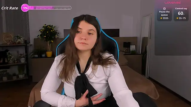 Snapshot of Viola__Shy chatting on December 2025 07:42:01 PM Viola Shy online show from December 2025 07:42:01 PM