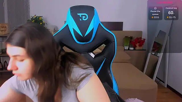 Snapshot of Viola__Shy chatting on February 2026 08:51:02 PM Viola Shy online show from February 2026 08:51:02 PM