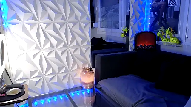 Tatjana Sue online show from March 2026 07:05:01 PM