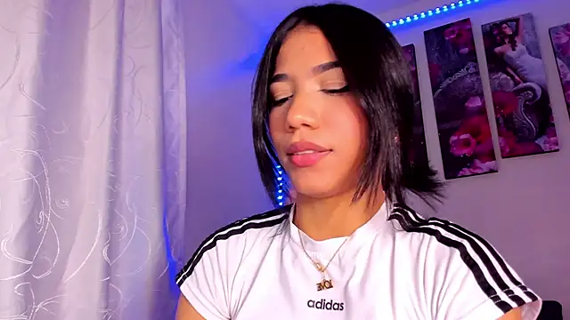 Snapshot of Alissarhys26 chatting on December 2024 10:15:02 PM Alissarhys26 online show from December 2024 10:15:02 PM