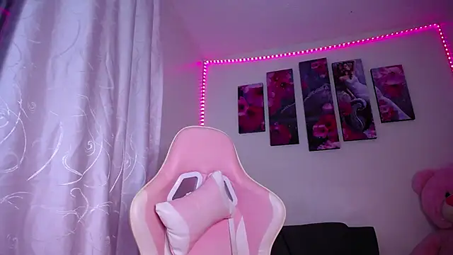 Snapshot of Alissarhys26 chatting on February 2025 01:25:02 AM Alissarhys26 online show from February 2025 01:25:02 AM