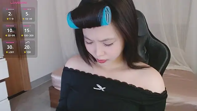 Lin SiYee online show from March 2025 01:37:02 AM