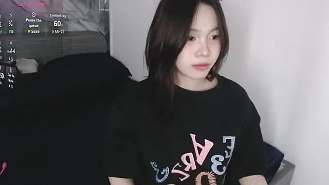 Lin SiYee online show from October 2025 12:05:02 PM