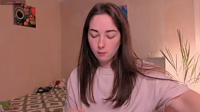 cClandesTina online show from November 2025 05:00:02 PM