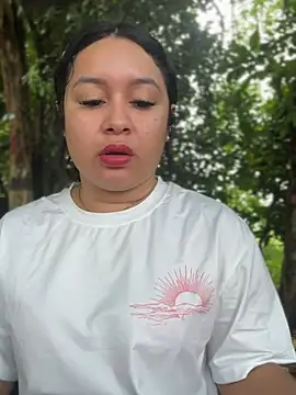 Pretty Isadora online show from February 2026 04:25:01 PM