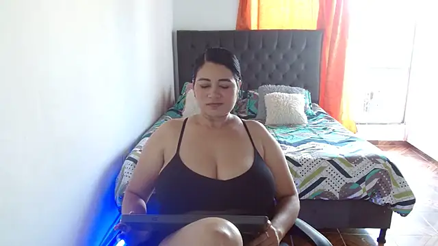 Snapshot of Kerly_Lopez chatting on May 2026 01:08:01 PM Kerly Lopez online show from May 2026 01:08:01 PM