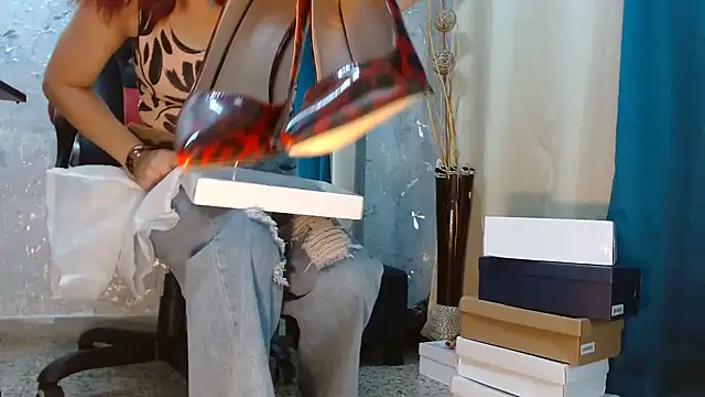 Samantabrown  online show from November 2025 11:31:02 AM