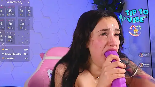 Snapshot of EvaCanton chatting on December 2024 05:14:01 PM EvaCanton online show from December 2024 05:14:01 PM