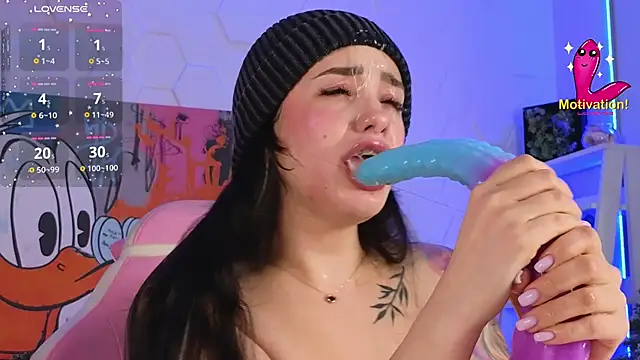 Snapshot of EvaCanton chatting on January 2025 12:24:01 PM EvaCanton online show from January 2025 12:24:01 PM