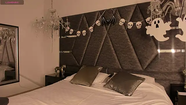 Snapshot of IsabellaGrey19 chatting on October 2025 08:00:02 PM IsabellaGrey19 online show from October 2025 08:00:02 PM