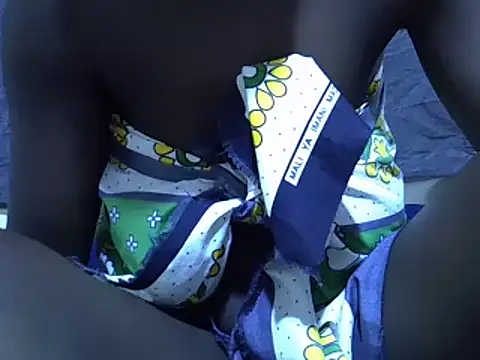 Adaline-Paris online show from March 2025 02:08:01 PM