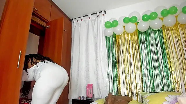 AmbarthSmiith2 online show from March 2025 02:23:01 PM