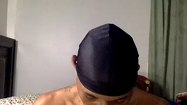 Snapshot of KingDerRico chatting on November 2025 12:02:01 AM KingDerRico online show from November 2025 12:02:01 AM