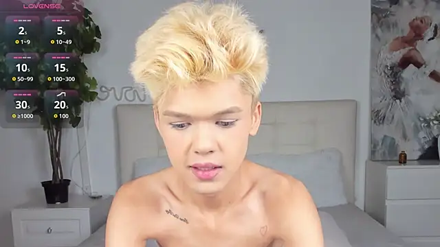 Felix Rey online show from November 2025 07:59:02 PM