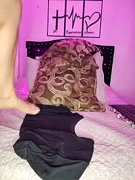 Snapshot of EimyParker_ chatting on November 2025 08:30:01 PM EimyParker online show from November 2025 08:30:01 PM