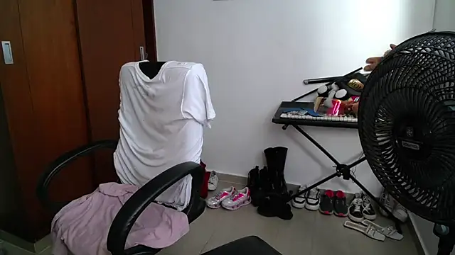 venelope1 online show from November 2025 08:00:01 PM