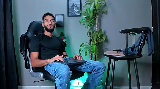 Damian 022 online show from December 2024 10:23:02 PM