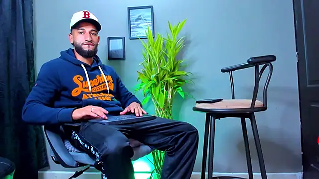 Damian 022 online show from October 2025 10:57:02 AM