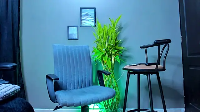 Damian 022 online show from November 2025 10:38:01 AM