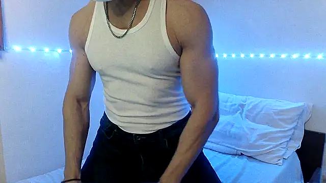Snapshot of Alexx_Fit023 chatting on December 2024 09:03:01 AM Alexx Fit023 online show from December 2024 09:03:01 AM