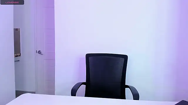 Dapnne  online show from January 2025 09:29:01 PM