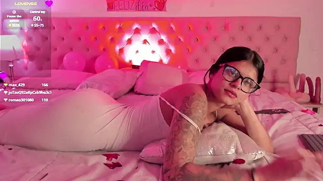 Dapnne  online show from February 2025 06:19:01 PM