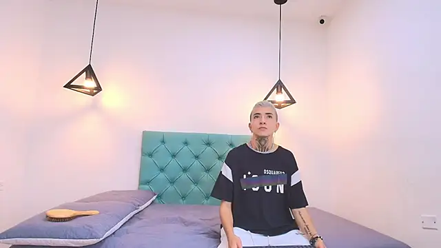 Tinny and Candy online show from February 2025 01:28:01 PM