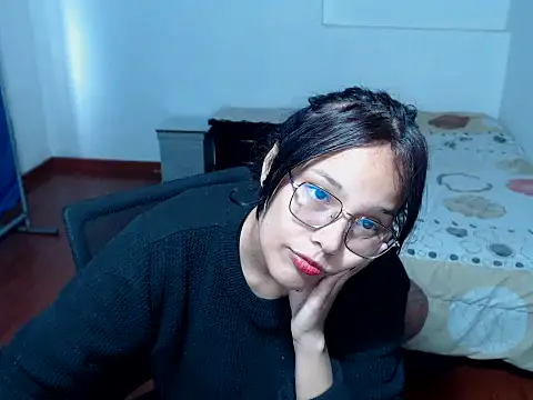 home vlak online show from November 2025 04:28:02 PM