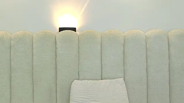 Juliabadlee online show from November 2025 08:41:01 PM