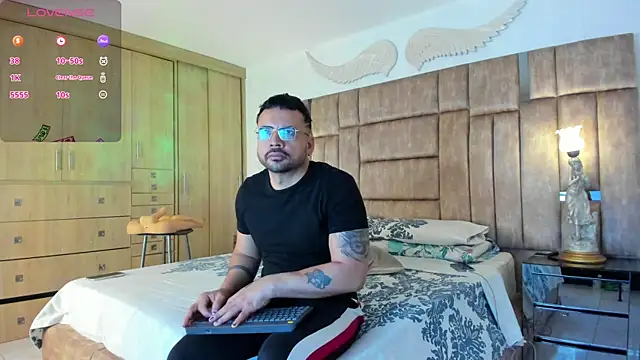 petterwilly1 online show from January 2025 01:32:02 PM