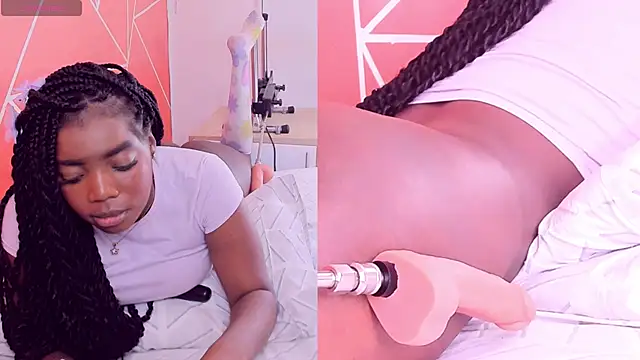 zoeethompson cm online show from March 2025 05:28:01 PM