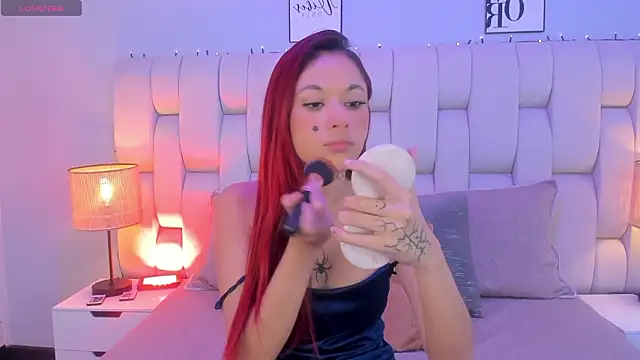 SkinnyFoxy online show from February 2026 07:51:02 PM