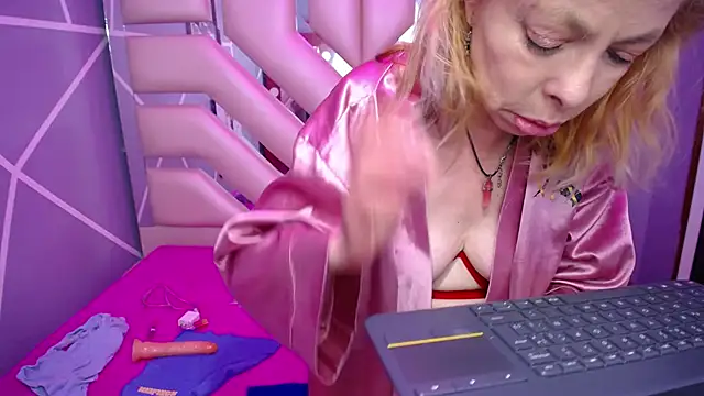 sophia ny online show from February 2025 09:48:02 PM