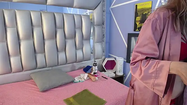 sophia ny online show from March 2025 04:51:01 PM