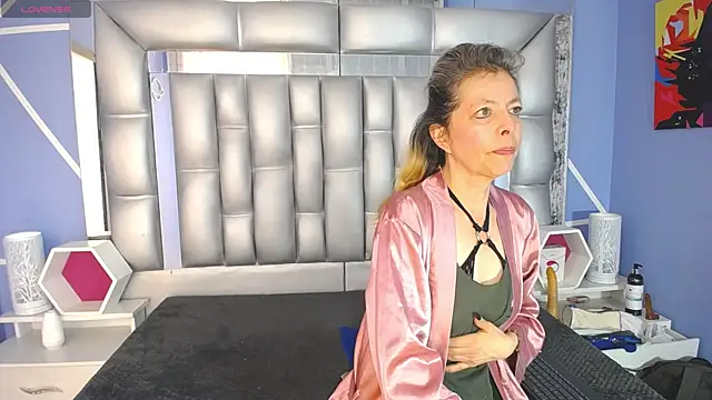 sophia ny online show from September 2025 01:44:02 PM