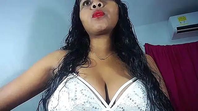Snapshot of Sashabreck chatting on May 2026 02:52:02 AM Sashabreck online show from May 2026 02:52:02 AM