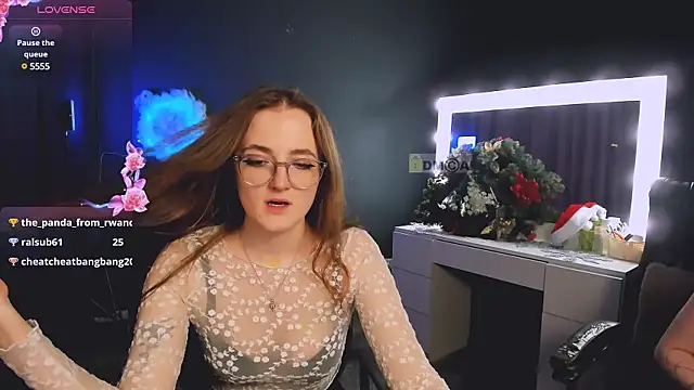 Snapshot of liana_kisses chatting on January 2025 02:58:02 AM liana kisses online show from January 2025 02:58:02 AM