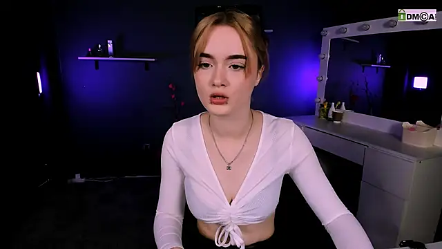 Snapshot of liana_kisses chatting on March 2025 08:22:01 PM liana kisses online show from March 2025 08:22:01 PM