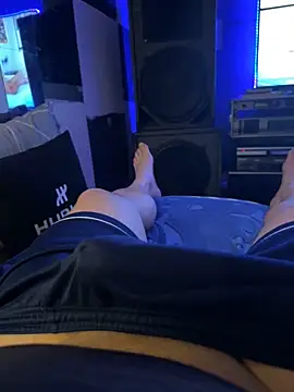 Snapshot of MatthewEmme chatting on November 2025 11:47:02 PM MatthewEmme online show from November 2025 11:47:02 PM