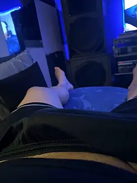 Snapshot of MatthewEmme chatting on November 2025 12:33:01 AM MatthewEmme online show from November 2025 12:33:01 AM