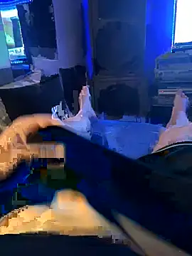 Snapshot of MatthewEmme chatting on December 2025 11:45:01 PM MatthewEmme online show from December 2025 11:45:01 PM