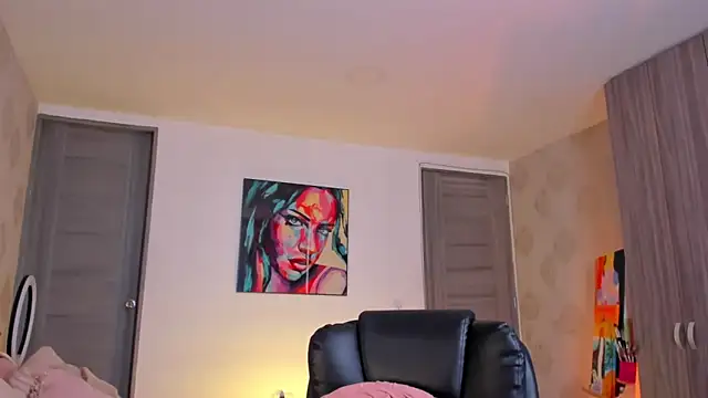 martinaaricci online show from December 2024 06:33:01 PM