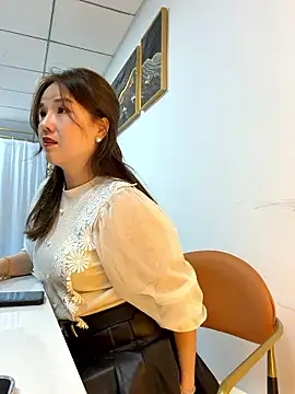 Efangfang online show from January 2026 12:42:02 PM