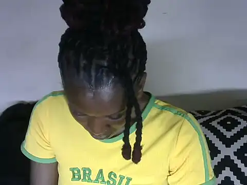 Snapshot of Pretty-emmie chatting on January 2025 07:13:02 PM Pretty-emmie online show from January 2025 07:13:02 PM