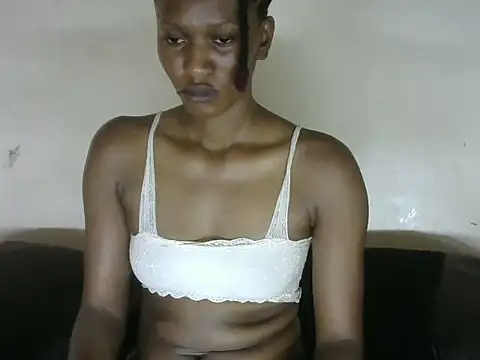 Snapshot of Pretty-emmie chatting on February 2025 01:27:02 PM Pretty-emmie online show from February 2025 01:27:02 PM