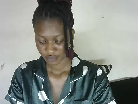 Snapshot of Pretty-emmie chatting on February 2025 08:10:01 PM Pretty-emmie online show from February 2025 08:10:01 PM