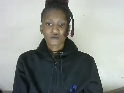 Snapshot of Pretty-emmie chatting on February 2025 04:32:01 PM Pretty-emmie online show from February 2025 04:32:01 PM