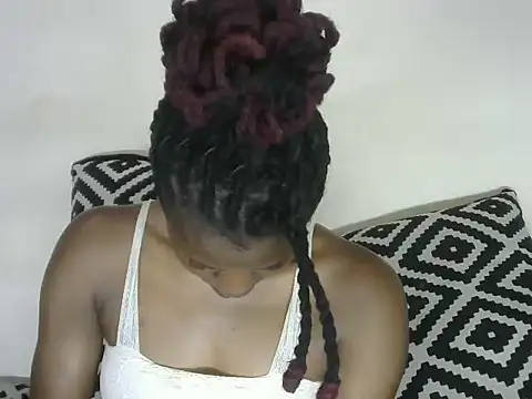 Snapshot of Pretty-emmie chatting on February 2025 09:52:02 PM Pretty-emmie online show from February 2025 09:52:02 PM